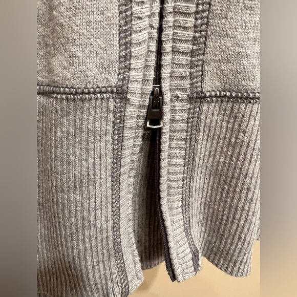 Eddie Bauer double zip light gray cardigan PM - Picture 8 of 10